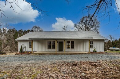 325 Scenic Point Dr, Asheboro, NC 27205 - photo 2