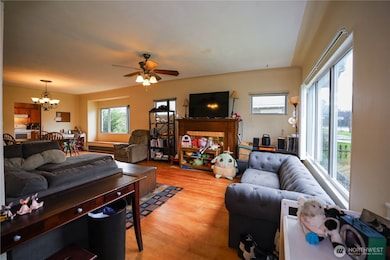 807 Maple St, Hoquiam, WA 98550 - photo 3