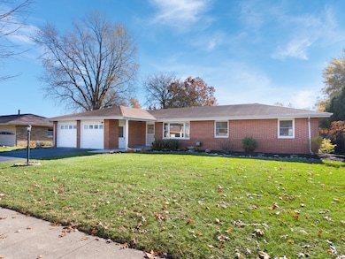 139 Monna St, Sugar Grove, IL 60554 - photo 2