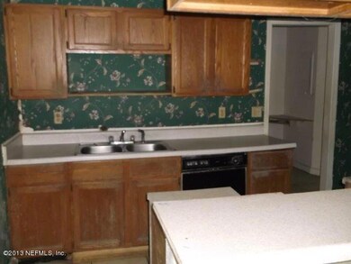 1127 Wycoff Ave, Jacksonville, FL 32205 - photo 2