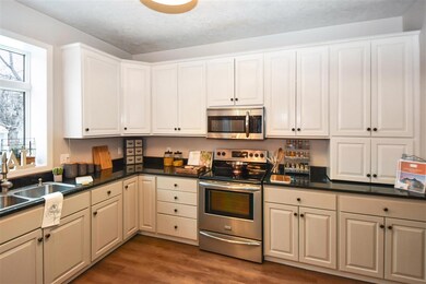 1421 Hiawatha St, Minot, ND 58701 - photo 4