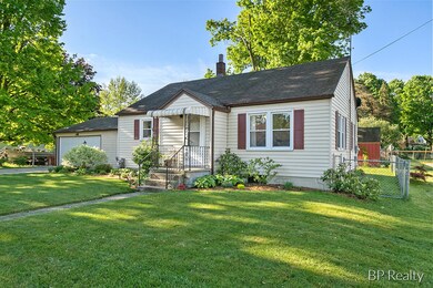 531 W Cherry St, Wayland, MI 49348 - photo 2