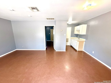 643 W Summit Ave unit 2, San Antonio, TX 78212 - photo 2