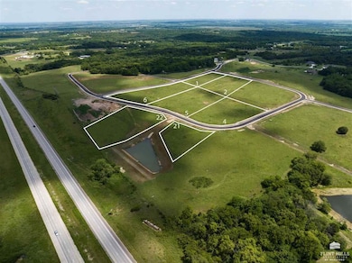 14380 Prairie Trail, Wamego, KS 66547 - photo 2