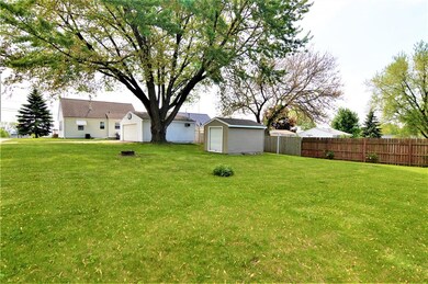 900 15th St SW, Cedar Rapids, IA 52404 - photo 6