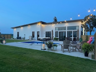 pool_back patio_2