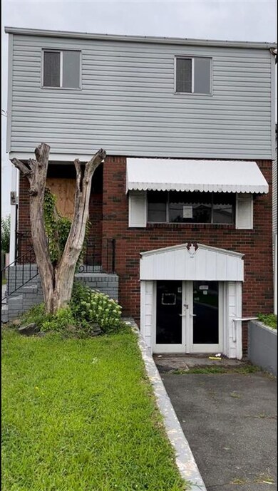 33 Suburbia Ct, Jersey City, NJ 07305 - photo 2