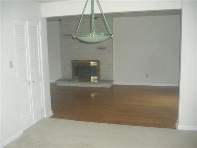 5483 Bradbury Ln, Columbus, OH 43232 - photo 2