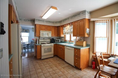 Kitchen to Stove closeup