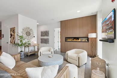 8 -26-web-or-mls-27_19 N 5th St Unit 310