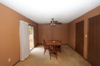 8105 Lawrence Rd, Harvard, IL 60033 - photo 4