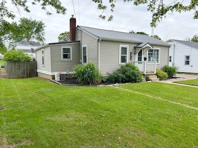 375 E Harrison Ave, Wabash, IN 46992 - photo 2