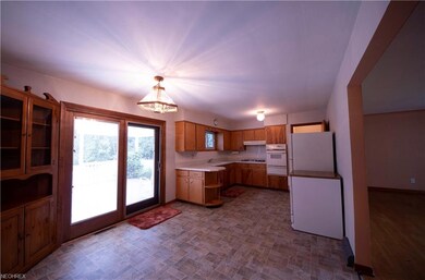 10640 Lagrange Rd, Elyria, OH 44035 - photo 2