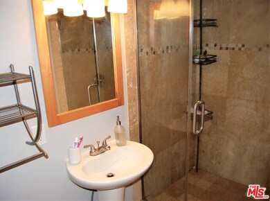 5027 Calderon Rd, Woodland Hills, CA 91364 - photo 4