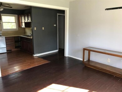 320 Harrison Ln, Hurst, TX 76053 - photo 3