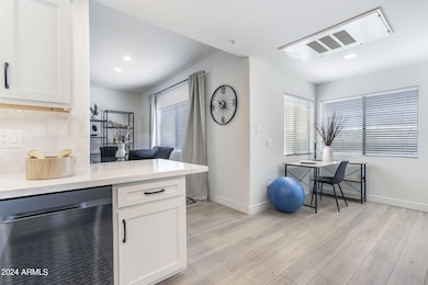15-web-or-mls-16801-n-94th-st-2015