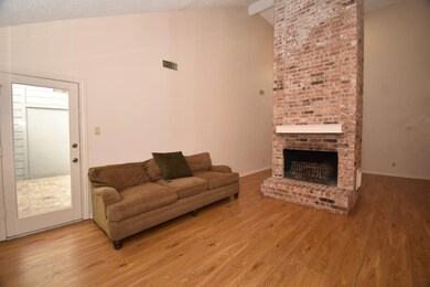 10302 Briar Dr, Houston, TX 77042 - photo 6