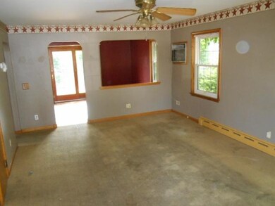 161-214683extrlivingroom