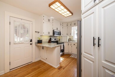 1360 SW Collins Ave, Topeka, KS 66604 - photo 4