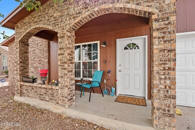637 Desierto Bonito St, Horizon City, TX 79928 - photo 2