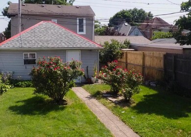 Detached Garage
