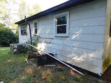 451 Sunnyside Dr, Greer, SC 29651 - photo 4