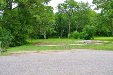 413 Lulac St, Alvin, TX 77511 - photo 5