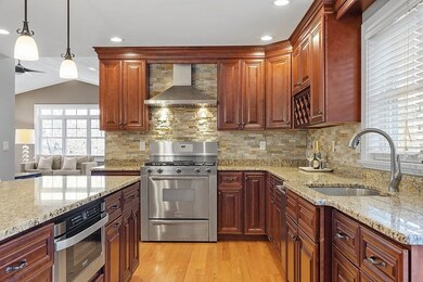 4 Pine Ave, Burlington, MA 01803 - photo 4