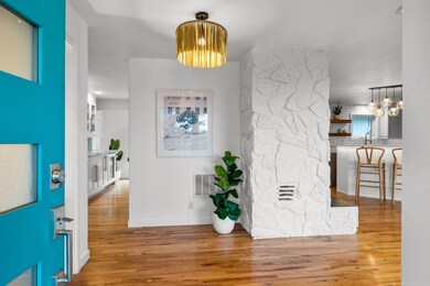 210 NW Vicksburg Ave, Bend, OR 97701 - photo 4