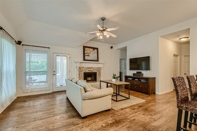 2004 Bridgeport Dr, Providence Village, TX 76227 - photo 5