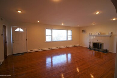 101 Berkley Blvd, Iselin, NJ 08830 - photo 3