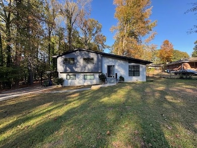 2045 Pine Oak Dr SW, Atlanta, GA 30310 - photo 2