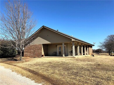15203 Patterson Rd, Shawnee, OK 74801 - photo 2