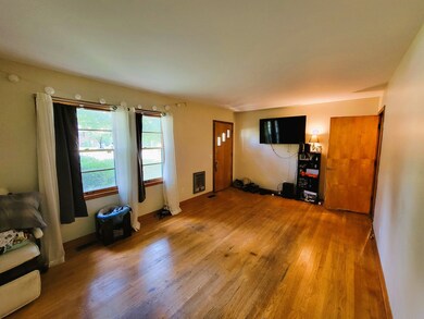 1315 Birch St, Shelbyville, TN 37160 - photo 2