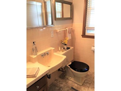 2302 12th Ave Bathroom