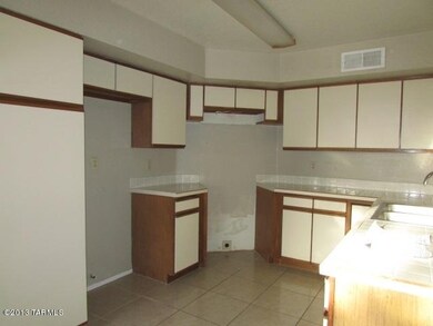 022-211191 kitchen 3