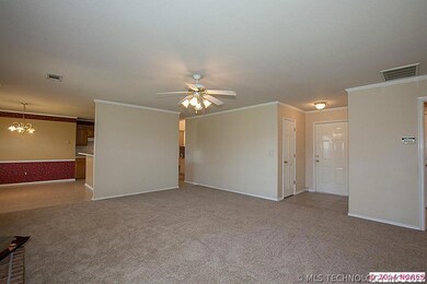 Split floor plan, has two bedrooms on the left and