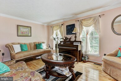 6946 Newberry Dr, Columbia, MD 21044 - photo 5