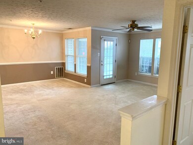 2043 Hunting Ridge Dr, Owings Mills, MD 21117 - photo 4