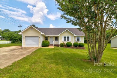 105 Hampton Glen Dr, Statesville, NC 28625 - photo 2