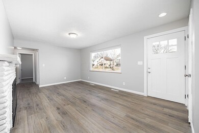 7-web-or-mls-1453 Hudson St 006