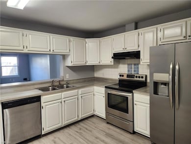 4826 Oldwick Ct, Virginia Beach, VA 23462 - photo 5