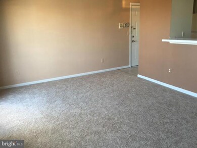 17060 Capri Ln unit D, Dumfries, VA 22026 - photo 4