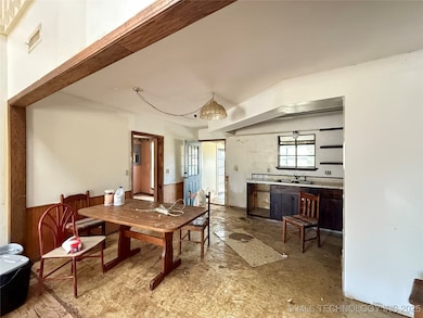 DINING AND KITCHEN