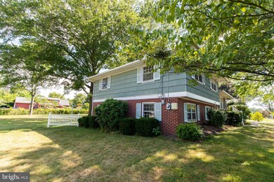 1107 N 5th St, Perkasie, PA 18944 - photo 5