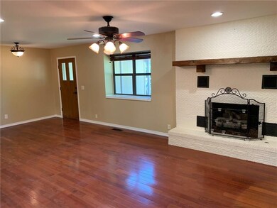 2708 Parkwood Dr, Rogers, AR 72756 - photo 2