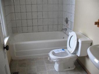 unlisted-address, Waukegan, IL 60085 - photo 6