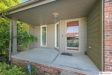 605 Ruby Rd, Papillion, NE 68133 - photo 3