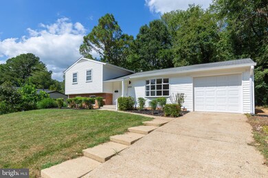 8928 Braeburn Dr, Annandale, VA 22003 - photo 5