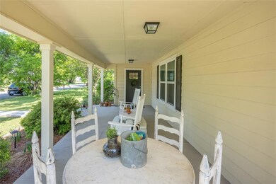 302 Madison St, Cleburne, TX 76033 - photo 3